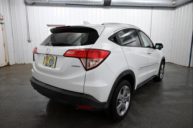Photo of 2017 White Orchid Pearl Honda HR-V