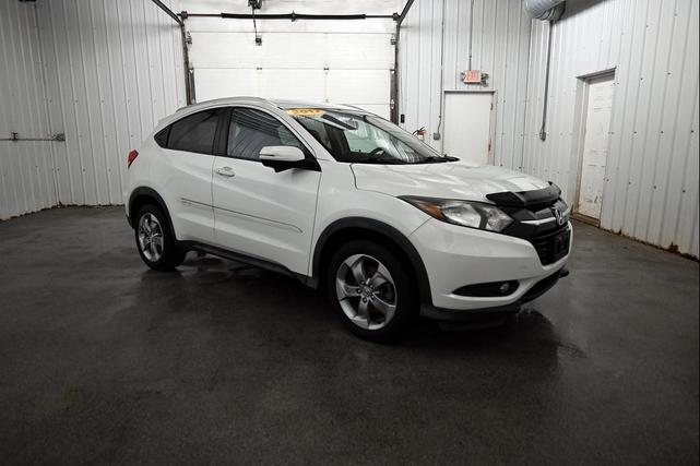 Photo of 2017 White Orchid Pearl Honda HR-V