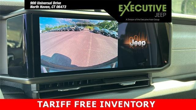 Photo of 2025 Bright White Clearcoat Jeep Wrangler