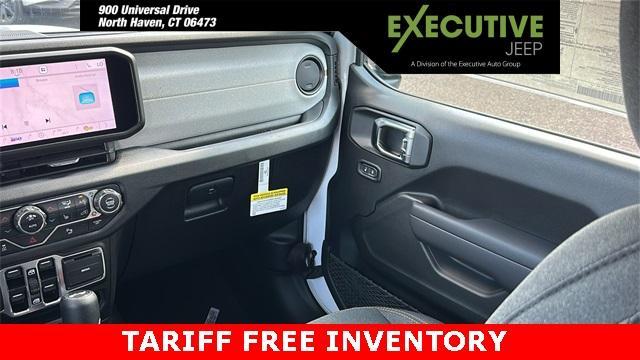 Photo of 2025 Bright White Clearcoat Jeep Wrangler