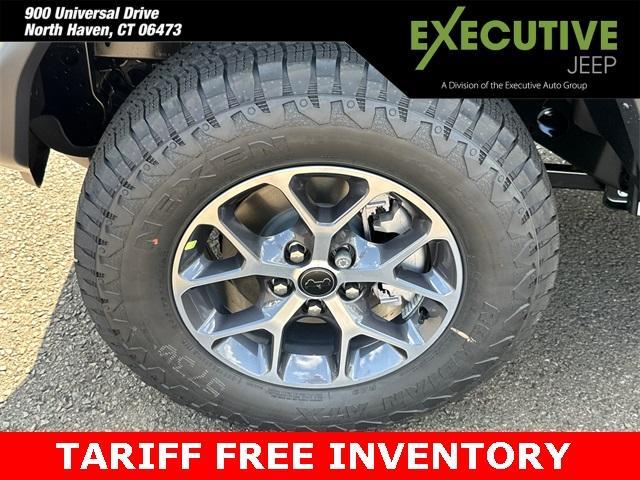 Photo of 2025 Bright White Clearcoat Jeep Wrangler