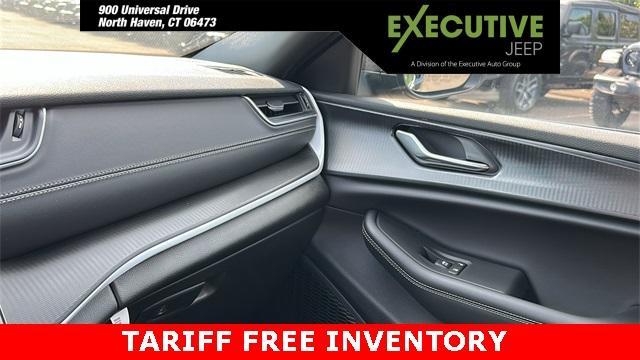 Photo of 2025 Diamond Black Jeep Grand Cherokee