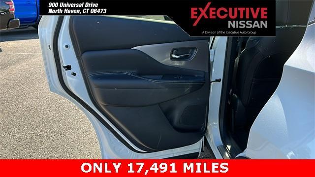 Photo of 2023 White Nissan Murano