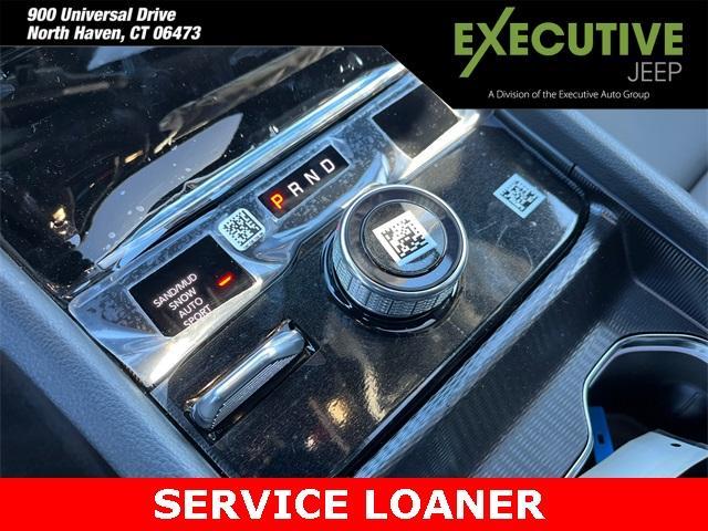 Photo of 2025 Bright White Clearcoat Jeep Grand Cherokee