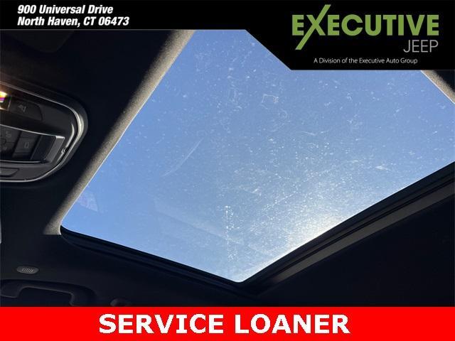Photo of 2025 Bright White Clearcoat Jeep Grand Cherokee