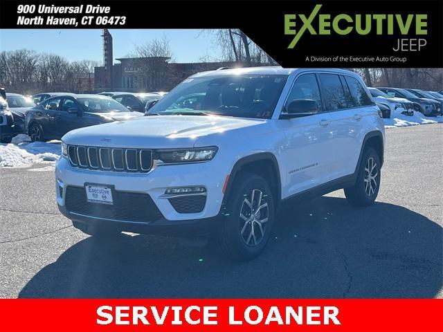 Photo of 2025 Bright White Clearcoat Jeep Grand Cherokee