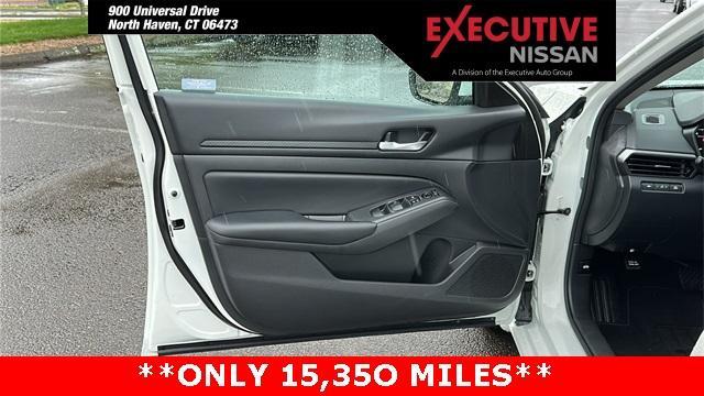 Photo of 2021 Glacier White Nissan Altima
