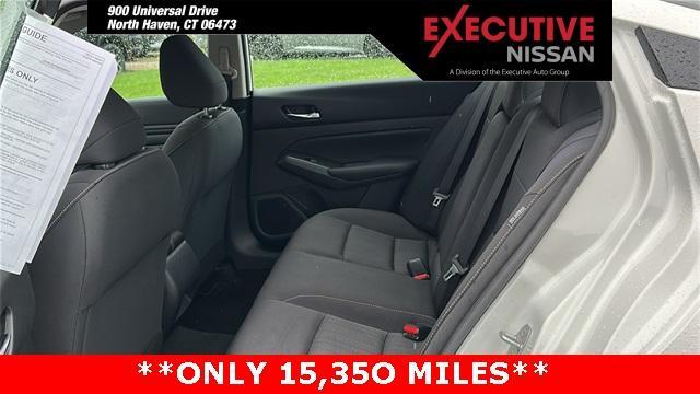 Photo of 2021 Glacier White Nissan Altima