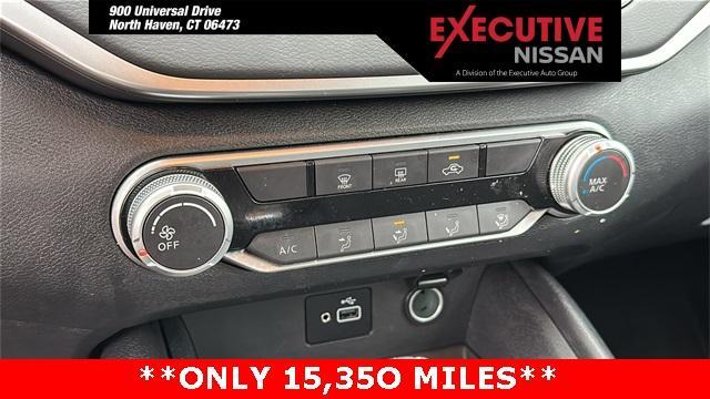 Photo of 2021 Glacier White Nissan Altima