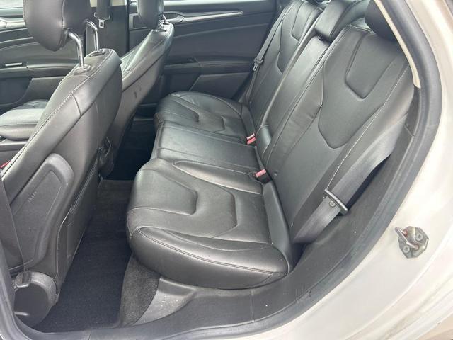 Photo of 2013 WHITE Ford Fusion