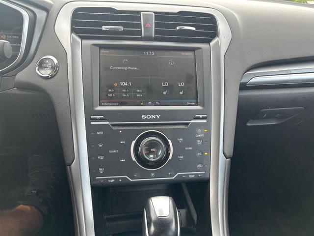 Photo of 2013 WHITE Ford Fusion