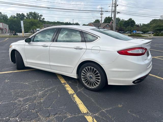 Photo of 2013 WHITE Ford Fusion