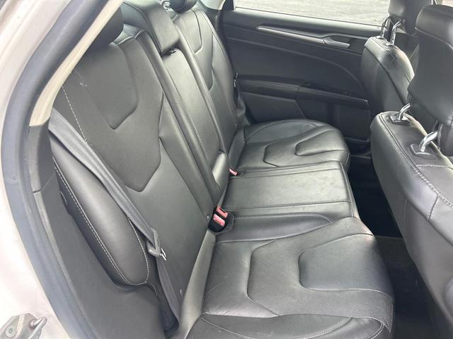 Photo of 2013 WHITE Ford Fusion