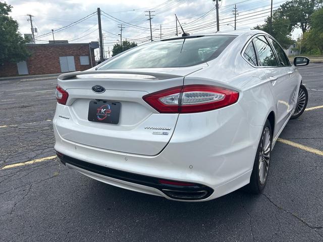 Photo of 2013 WHITE Ford Fusion