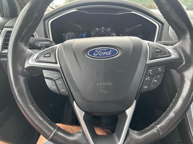 Photo of 2013 WHITE Ford Fusion