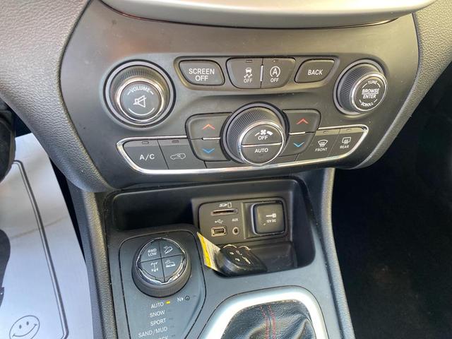 Photo of 2018 Billet Silver Metallic Clearcoat Jeep Cherokee