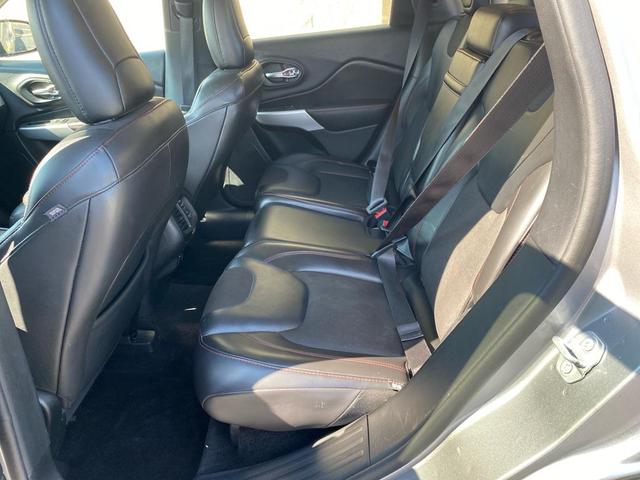 Photo of 2018 Billet Silver Metallic Clearcoat Jeep Cherokee