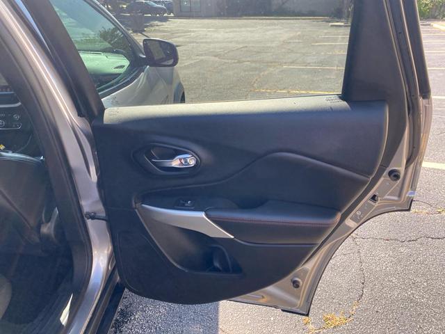 Photo of 2018 Billet Silver Metallic Clearcoat Jeep Cherokee