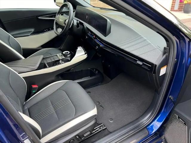 Photo of 2022 Yacht Blue Kia EV6