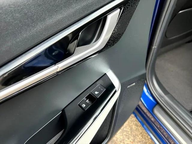 Photo of 2022 Yacht Blue Kia EV6