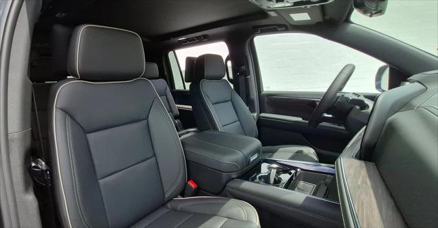 Photo of 2025 Black Chevrolet Suburban
