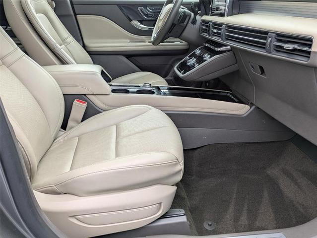 Photo of 2022 Metallic Lincoln Corsair