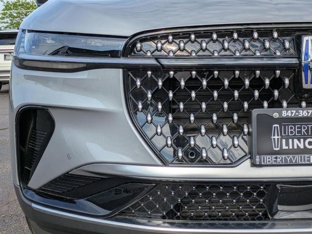 Photo of 2025 Gray Metallic Lincoln Nautilus