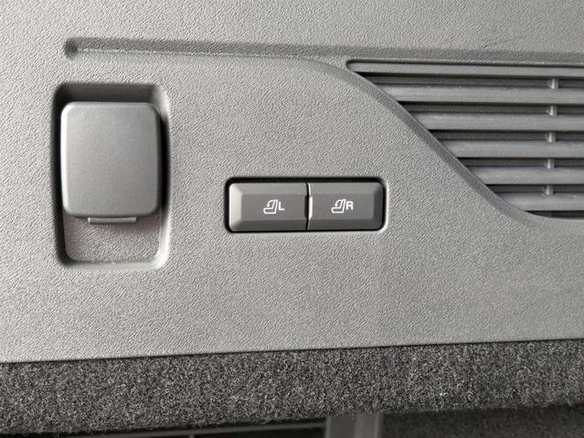 Photo of 2025 Gray Metallic Lincoln Nautilus