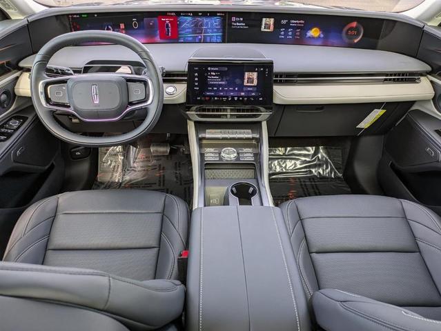 Photo of 2025 Gray Metallic Lincoln Nautilus