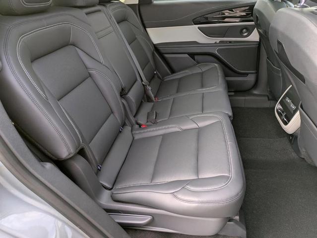 Photo of 2025 Gray Metallic Lincoln Nautilus