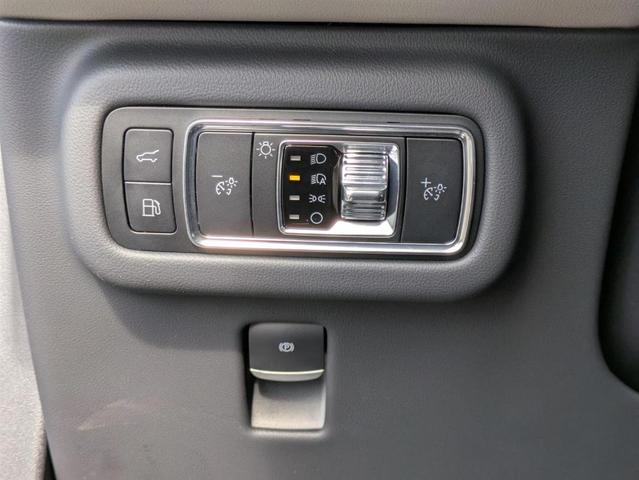 Photo of 2025 Gray Metallic Lincoln Nautilus