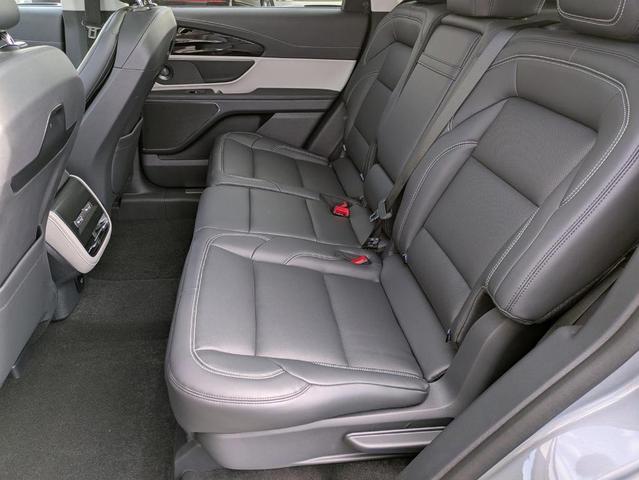 Photo of 2025 Gray Metallic Lincoln Nautilus