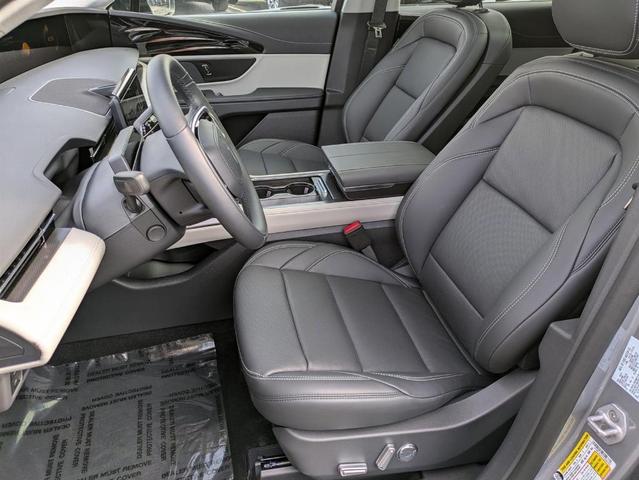 Photo of 2025 Gray Metallic Lincoln Nautilus