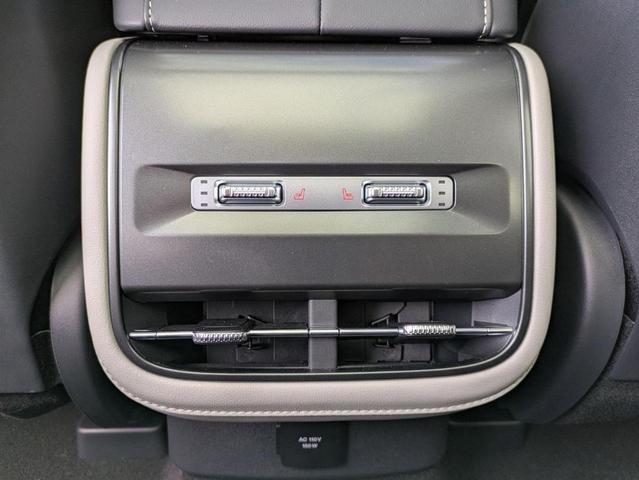 Photo of 2025 Gray Metallic Lincoln Nautilus