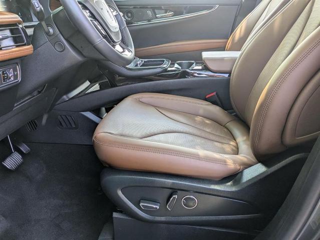 Photo of 2022 Metallic Lincoln Nautilus