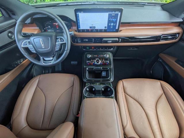 Photo of 2022 Metallic Lincoln Nautilus