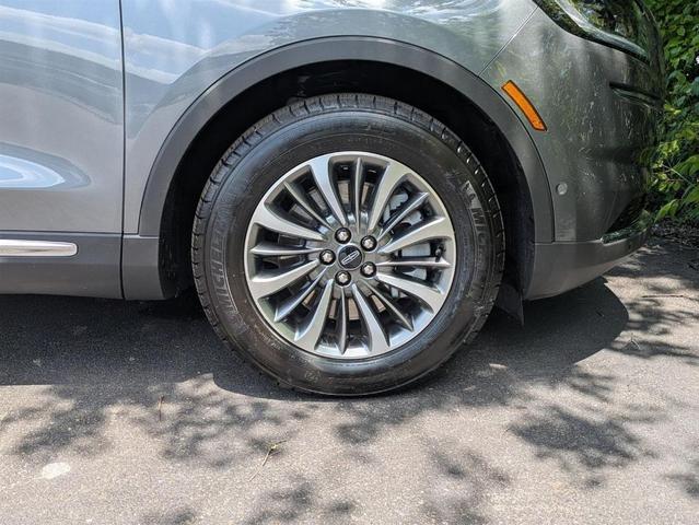 Photo of 2022 Metallic Lincoln Nautilus