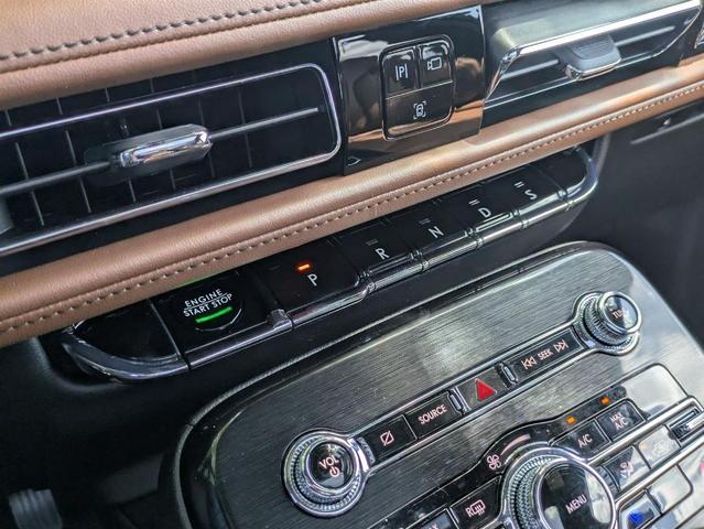 Photo of 2022 Metallic Lincoln Nautilus