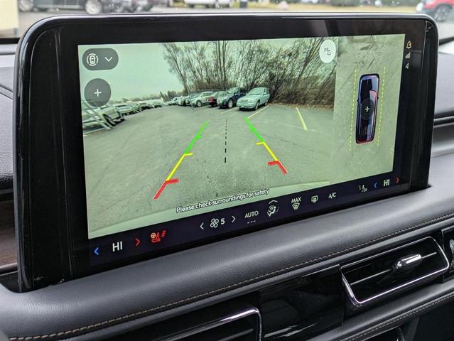 Photo of 2025 Harbor Gray Metallic Lincoln Aviator