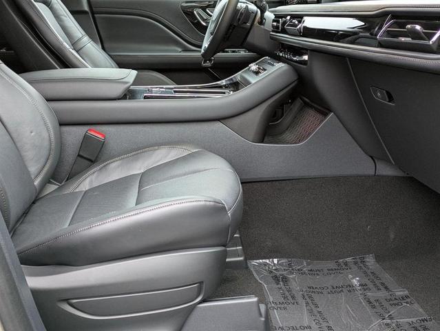 Photo of 2025 Harbor Gray Metallic Lincoln Aviator