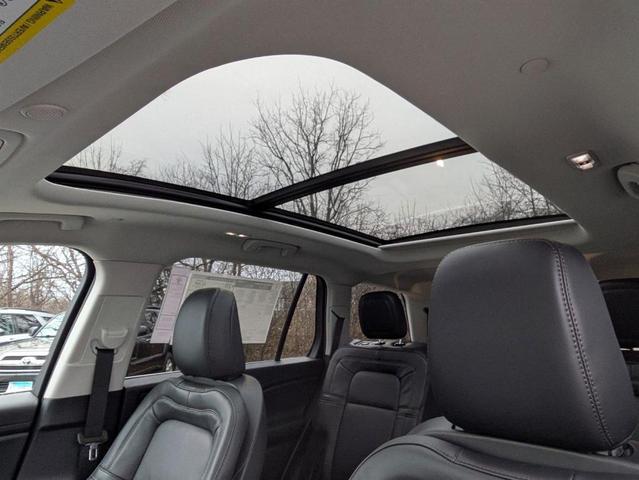 Photo of 2025 Harbor Gray Metallic Lincoln Aviator