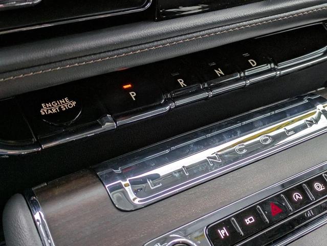 Photo of 2025 Harbor Gray Metallic Lincoln Aviator