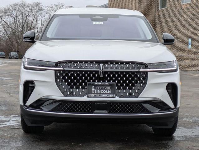 Photo of 2025 White Platinum Tri-Coat Metallic Lincoln Nautilus