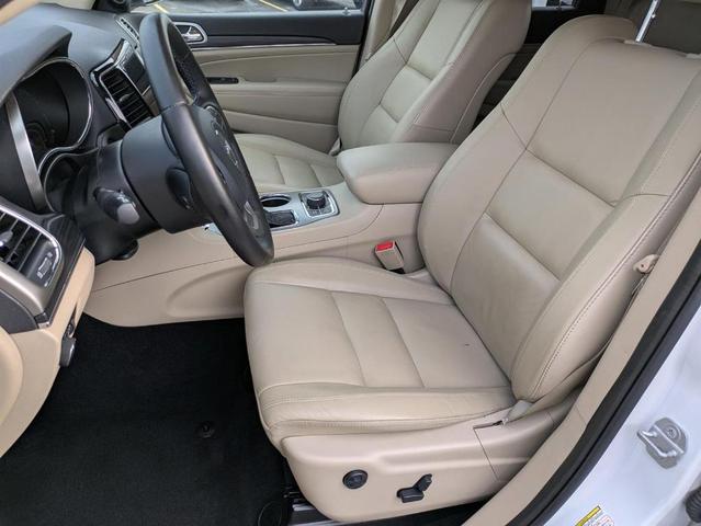 Photo of 2020 Bright White Clearcoat Jeep Grand Cherokee