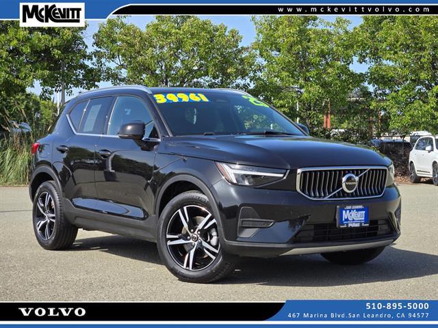 Photo of 2025 Onyx Black Metallic Volvo XC40