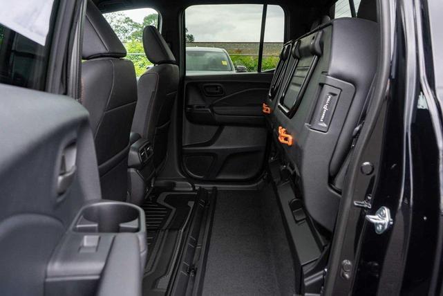 Photo of 2025 Crystal Black Pearl Honda Ridgeline