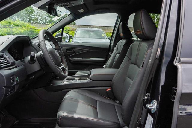 Photo of 2025 Crystal Black Pearl Honda Ridgeline