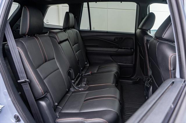 Photo of 2022 Sonic Gray Pearl Honda Passport