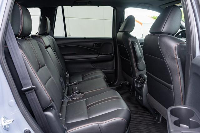Photo of 2022 Sonic Gray Pearl Honda Passport