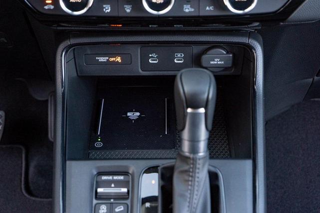 Photo of 2026 Platinum White Pearl Honda CR-V